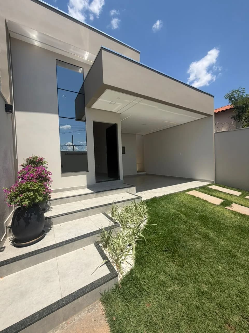 Casa à Venda na Vila Anália - Montes Claros — foto 1 de 15