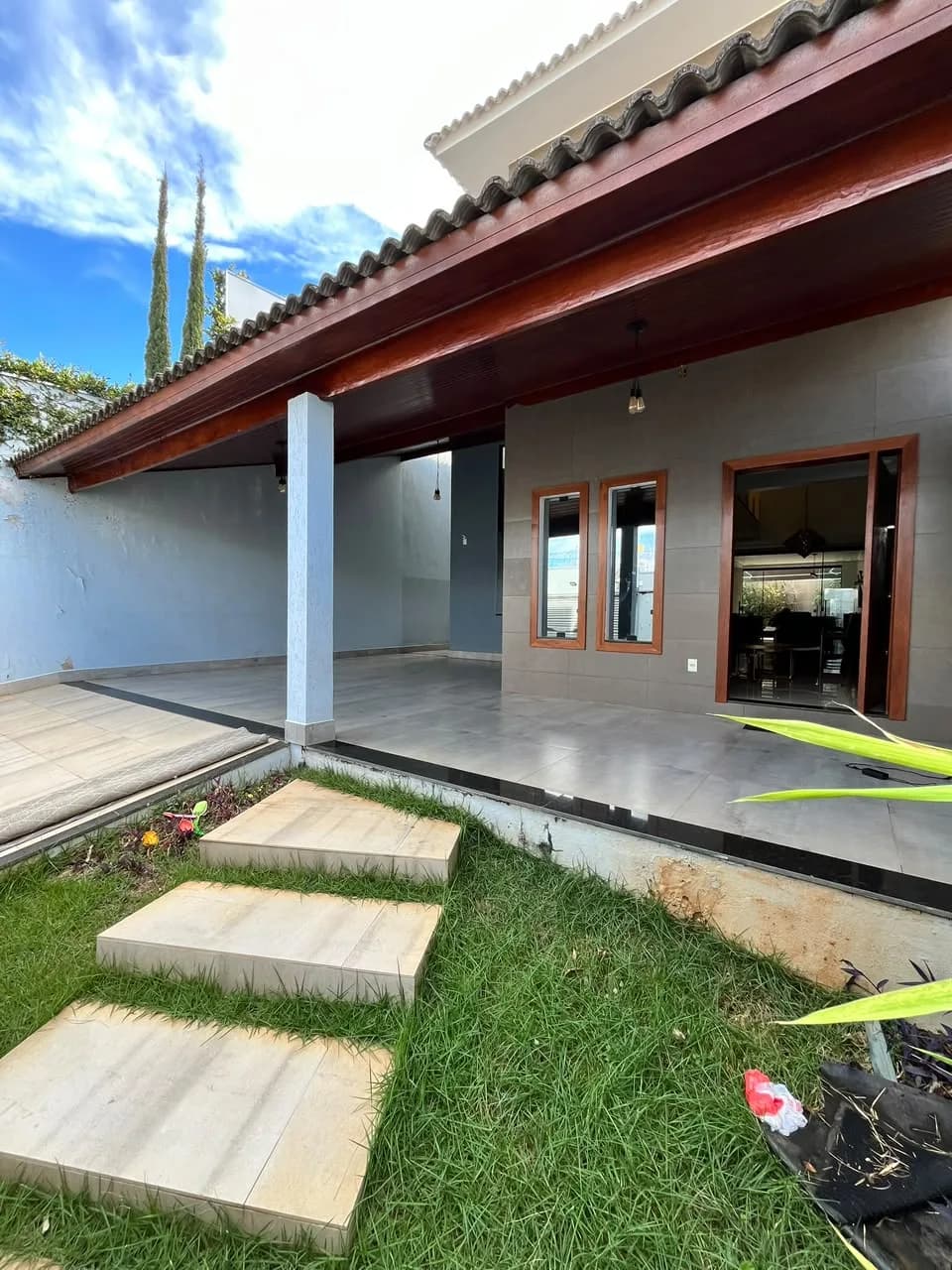 Casa à Venda no Ibituruna com Piscina - Montes Claros — foto 1 de 17