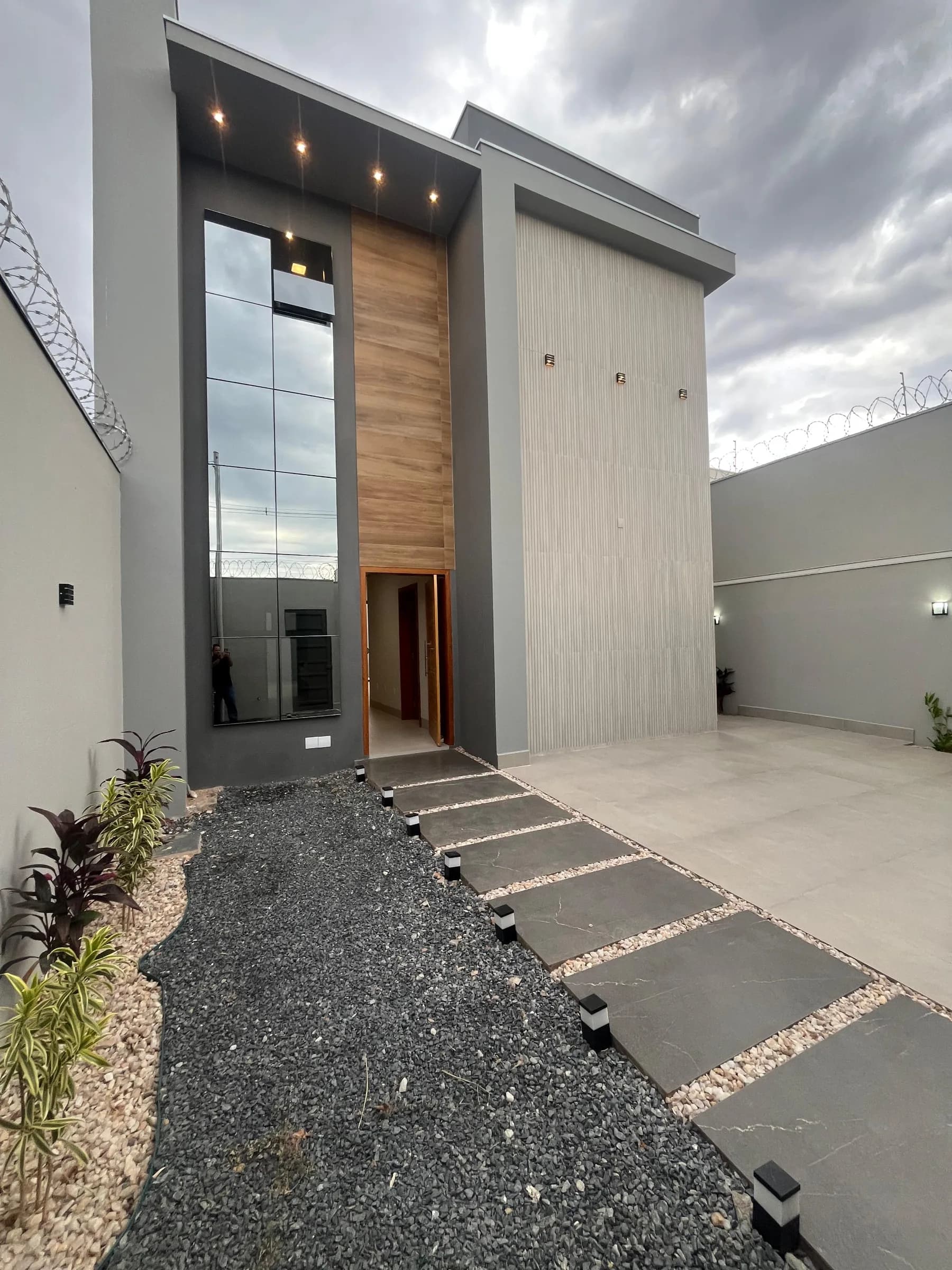 Casa à Venda no Reserva Real, Região Sul - Montes Claros — foto 1 de 22